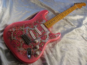 big-fender-strat-paisleydscn0279.jpg