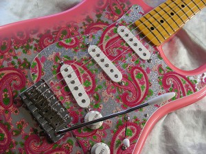 big-fender-strat-paisleydscn0289.jpg